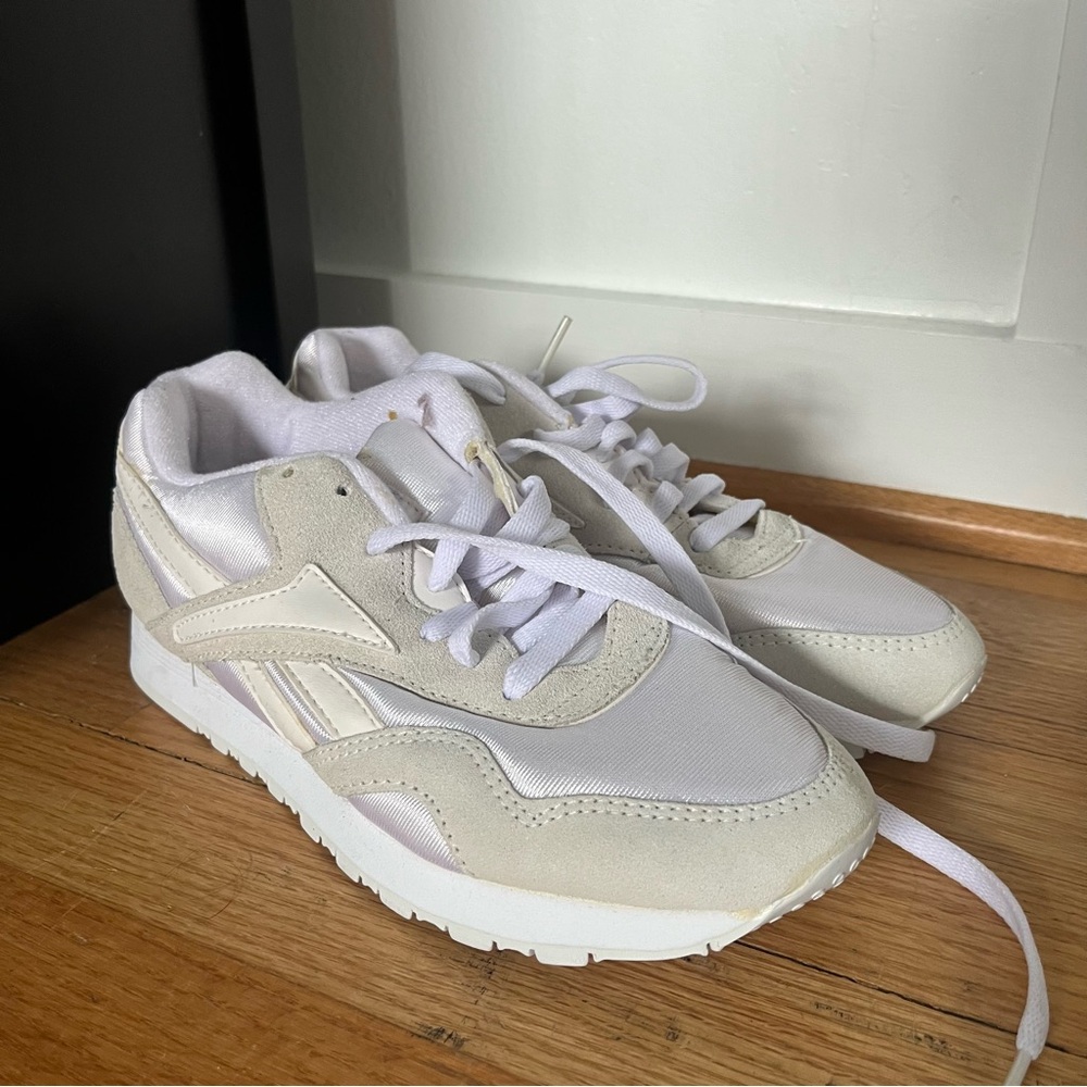 Reebok Sneakers